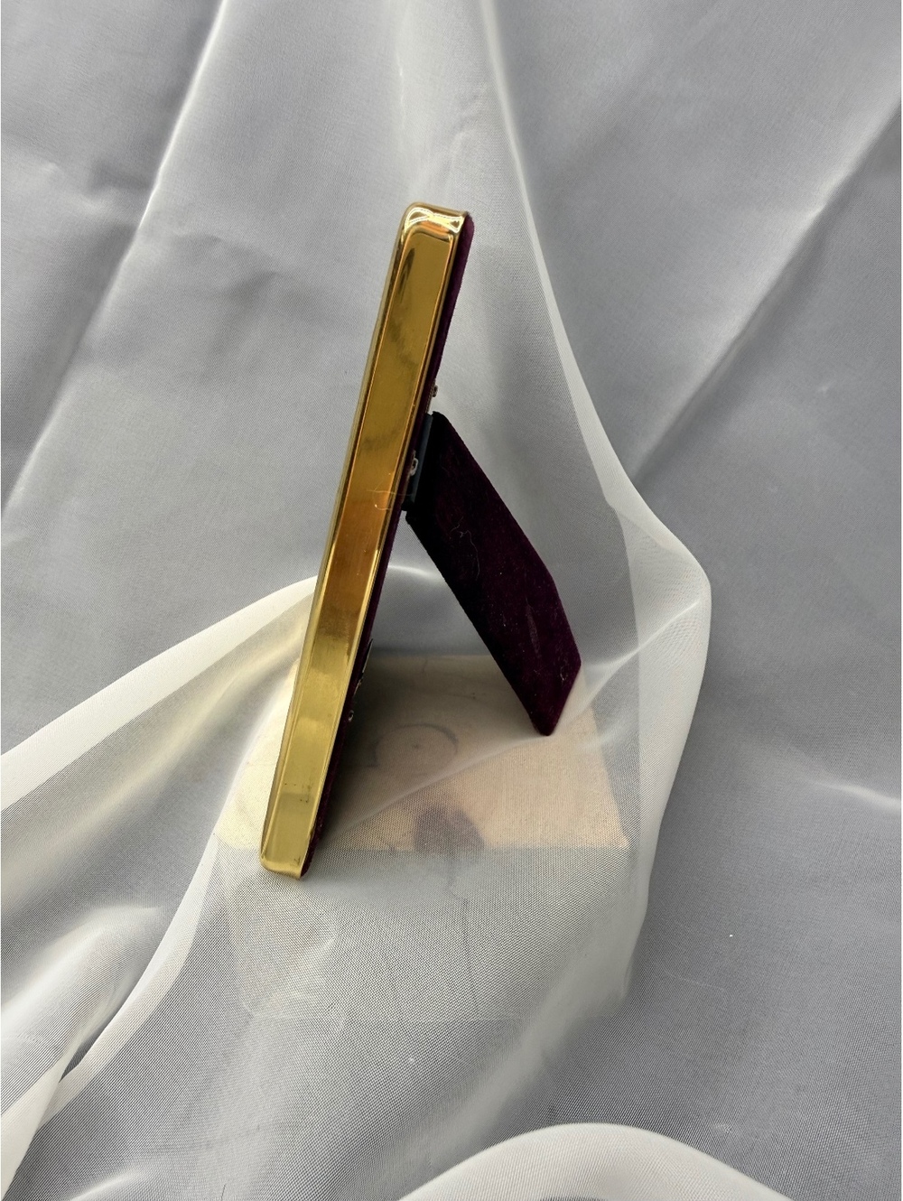 Solid Brass Photo Frame 2.5x3.5 Ribbed Gold Tone Vintage 1980s 1990s Desk Frame - Picture 2 of 3